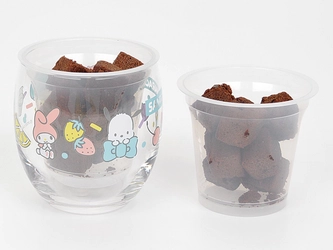 サンリオキャラクターズのグラス入り💛 紅茶ブラウニー＆チョコブラウニー ５月１９日（木）より　数量限定で発売！