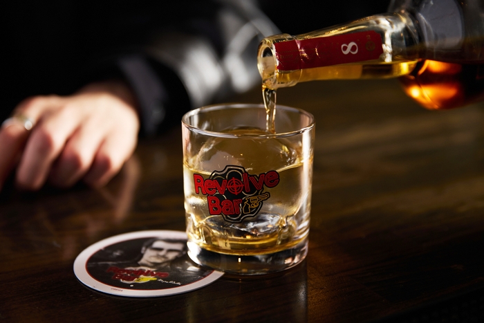 『龍が如く』コラボグラス＆ペーパーコースター使用例(1)