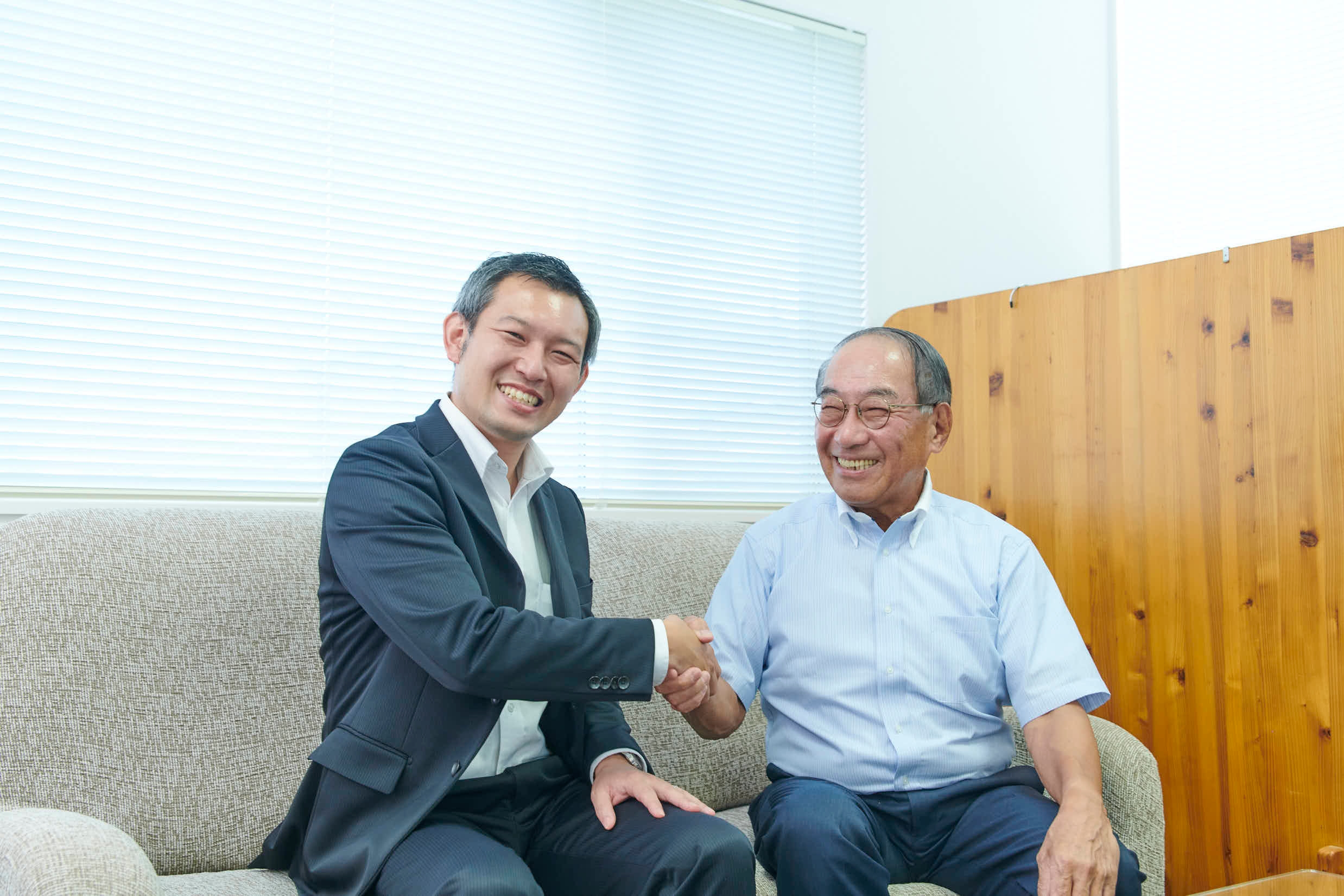 (左から)インテグループ 松本 直久、ケアミックス・ジャパン 東海林 和博氏