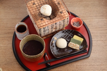 【季節限定】京都の甘味処カフェ「eXcafe(イクスカフェ)」、七輪で焼く京生麩付きの「ほっこり、ぜんざいセット」が早くも販売開始