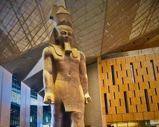 古代エジプトの全てがここに。2025年11月、大エジプト博物館 ついにグランドオープン！