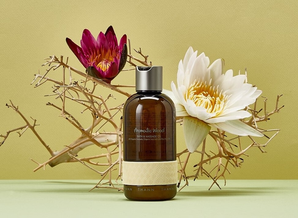 抽選で5名様に「THANN バス&マッサージオイルAW(税込み4,620円)」が当たる!