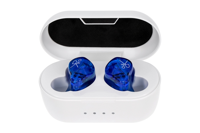 充電クレードルにKPro01本体を収めた様子