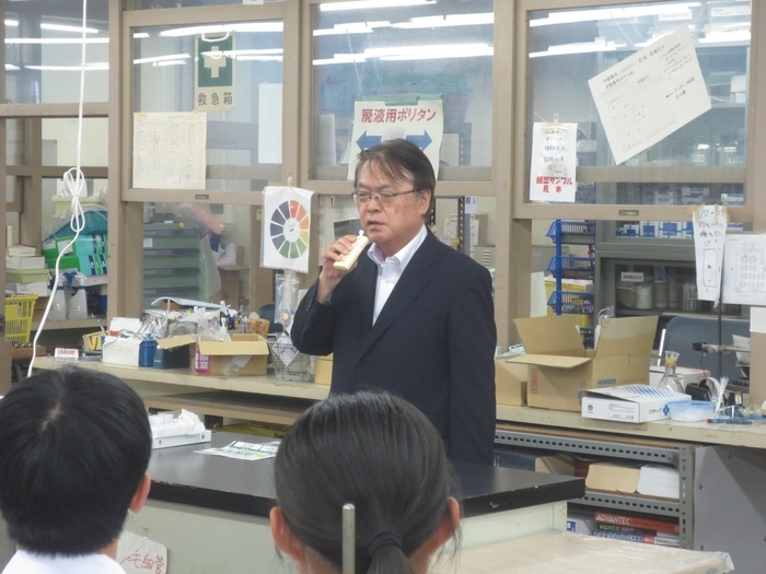 最近の名城大学薬学部について紹介する亀井浩行学部長