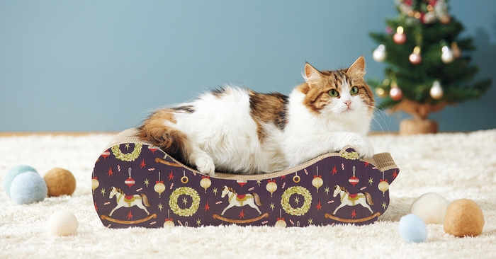 ごろん猫の爪とぎ ナチュラル 落ち葉とクリスマス