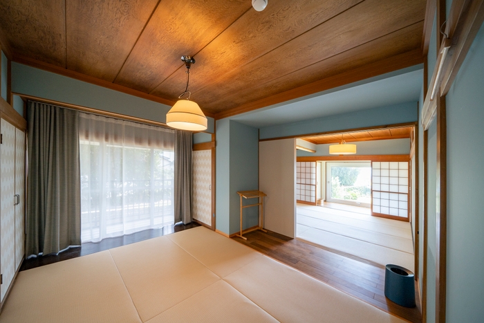 寝室(BEE:8名部屋、パーテーション区切り可能)