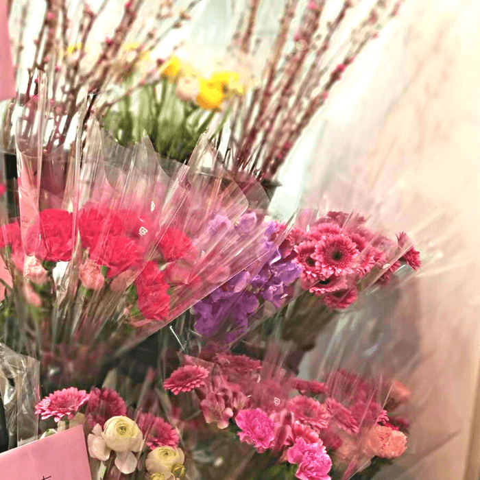 旬のお花をお気軽に「フラワーパック」1束550円~