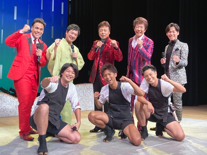 エドアルド / 松原健之 / 半田浩二 / 浜 博也 / 伊達悠太 / 東京力車(左上→右)