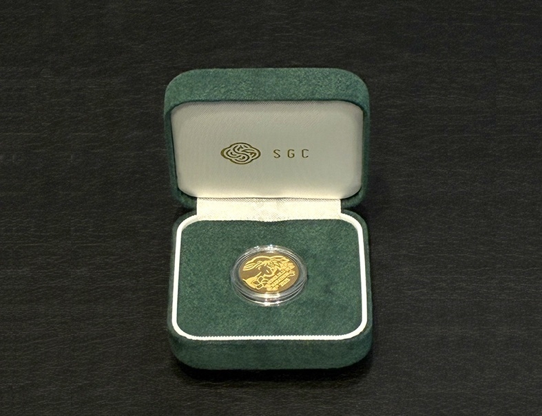 K24ホノルルマラソン2025記念メダルケース入り