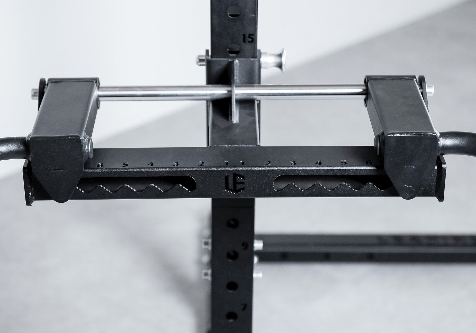 手幅45cm~最大75cmまでの調整が可能。