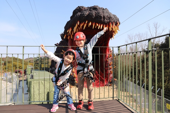 ▲実物大ゴジラが出現!迎撃作戦に参加せよ!