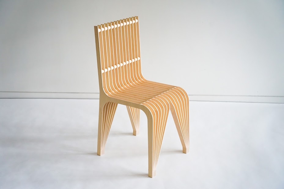 隈研吾氏デザインの椅子 制作:株式会社WOOD WORK