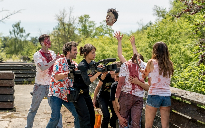 「キャメラを止めるな！」© 2021 – GETAWAY FILMS – LA CLASSE AMERICAINE – SK GLOBAL ENTERTAINMENT – FRANCE 2 CINÉMA – GAGA CORPORATION