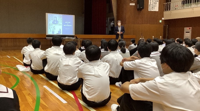 令和4年(2022年)に実施したネットマナー講習会の様子