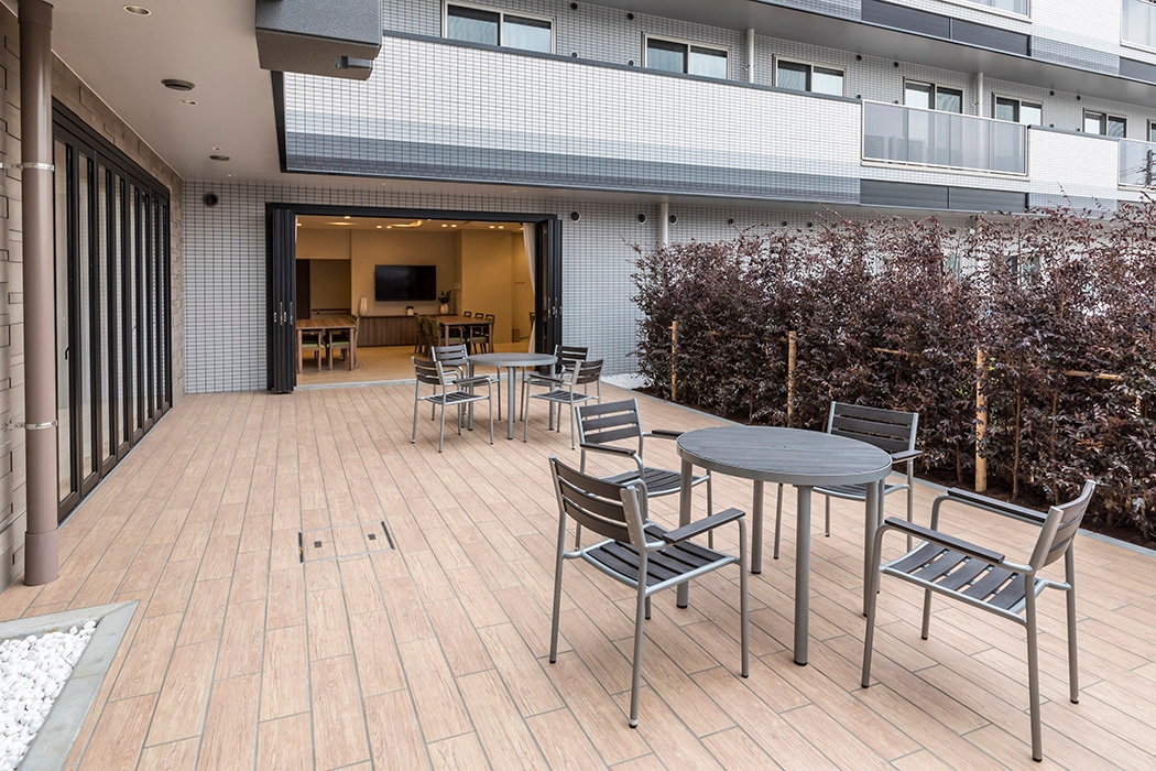 1階 ウッドデッキ