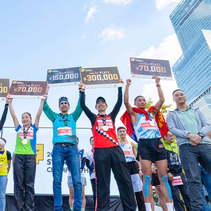 表彰式:前列右から3番目