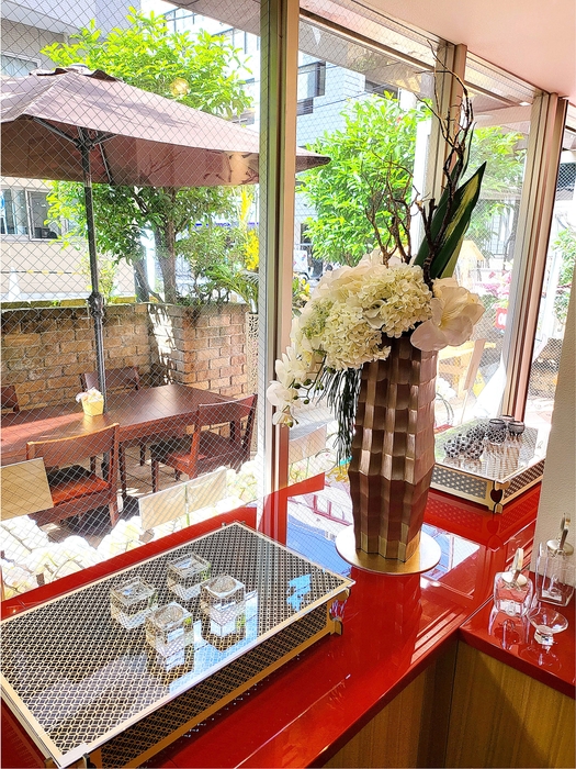 青山食演生活 ショップ内装02