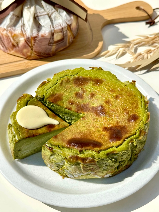 濃厚抹茶バスクチーズケーキ
