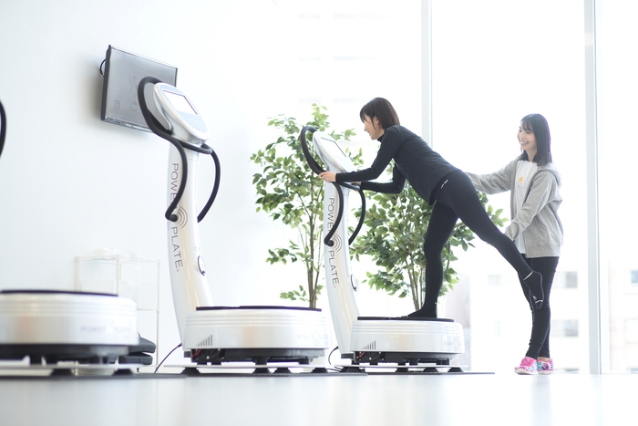 通い放題の会員制度と20分でも十分な運動効果が得られるパワープレートトレーニングが人気