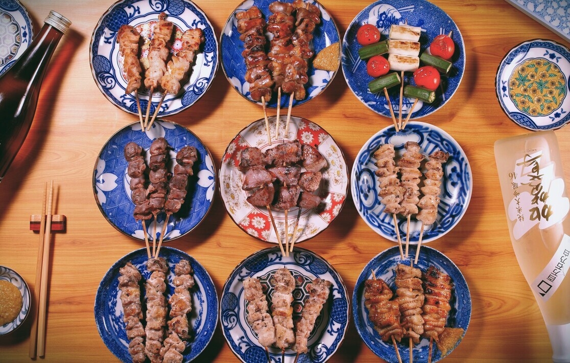 炭火焼き鳥全10品が食べ放題