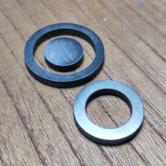 写真４（外側が男性リングに、内側が女性リングに）