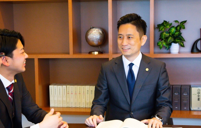 代表弁護士・岡野武志