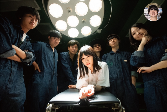 「少年キッズボウイ」カツマタ:Gt きもす(かなやま):Tp こーしくん:Vo アキラ:Vo GB:Dr 山岸:Gt 服部:Ba テツ:Ba(左→右)