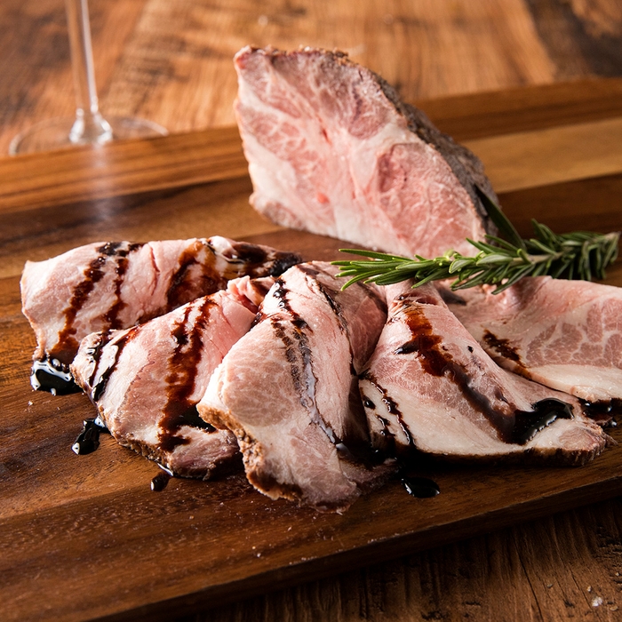 イベリコ豚の ローストビーフ 890円(税込979円)