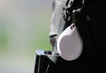 位置情報を利用したマーケティングやサービスなどに使える ビーコン2製品を9月2日(木)より販売開始　累計100万台　 ～オフィス内の在室状況の把握や子どもや家族の見守りにも～