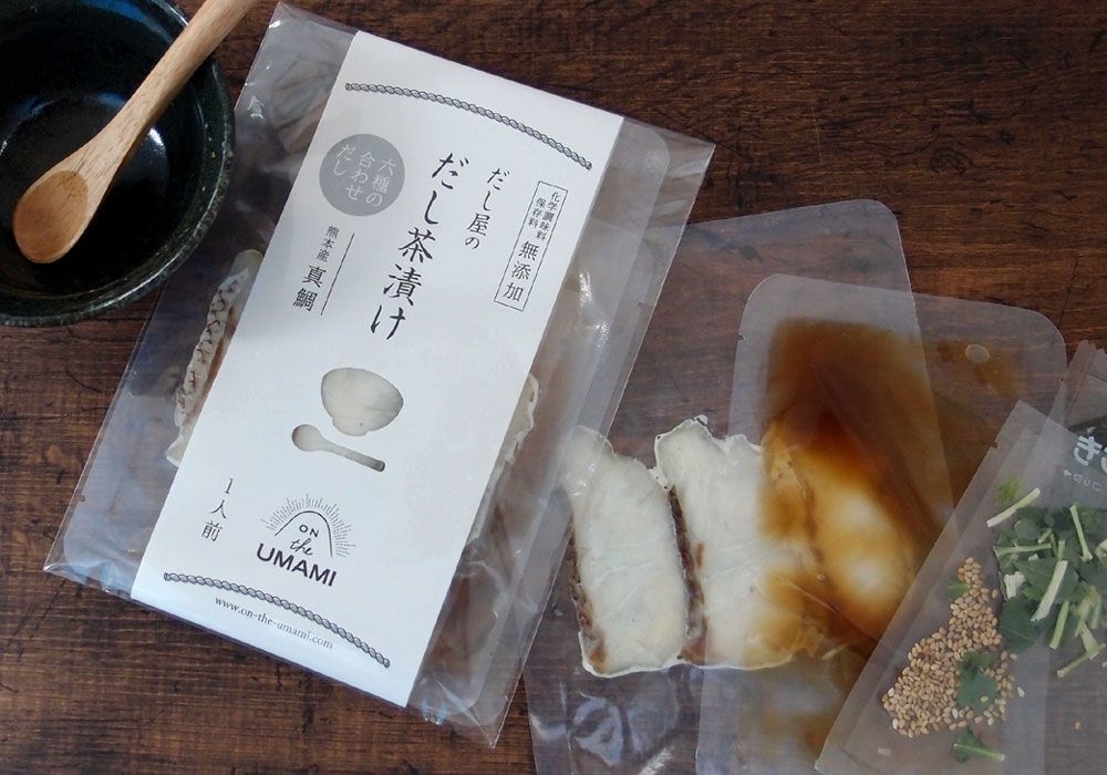 「だし屋のだし茶漬け 真鯛」パッケージ+中身