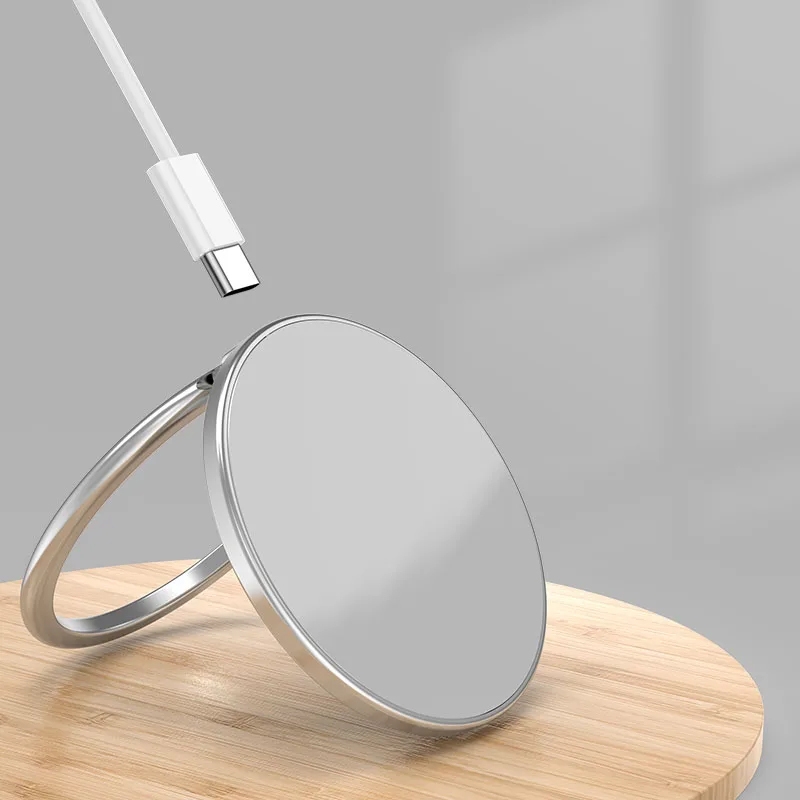 スタンド機能付き充電器7