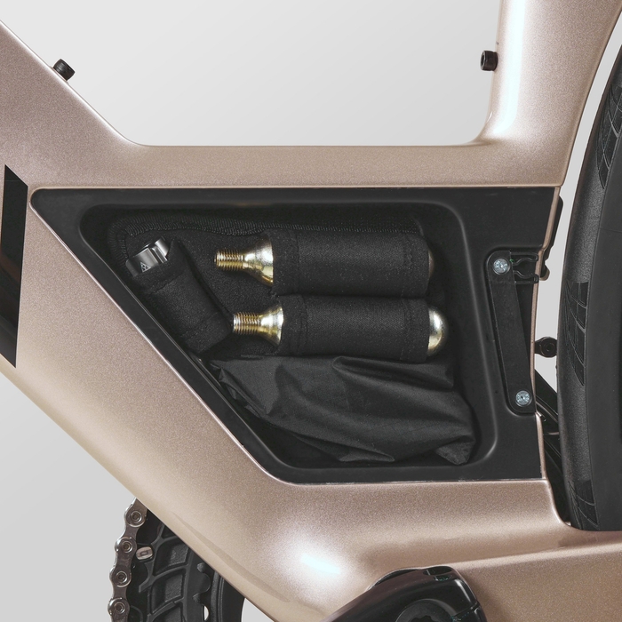 フレーム内蔵ツールボックス