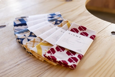 大賞は「SIOME(シオメ)」と 「UpcycleLino(アップサイクルリノ)」　 第9回『ソーシャルプロダクツ・アワード2022』 全80受賞商品を発表　展示販売会　大丸東京店(東京都千代田区)　 2月23日(水・祝)～3月1日(火)