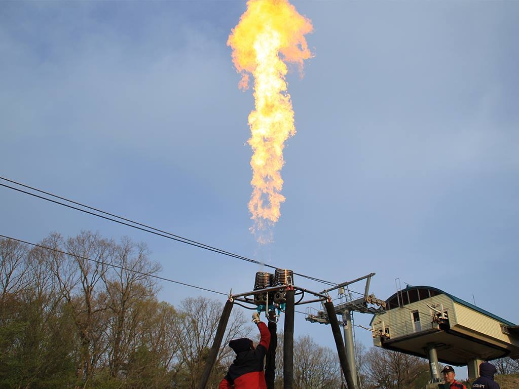 バーナーは高さ7m!