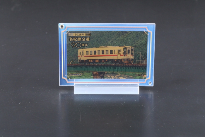 アクリルケーススタンドMOCHIKA