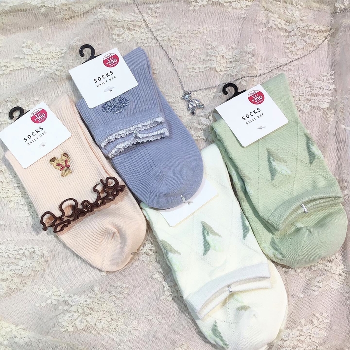ソックス  ※店頭販売限定、2点で390円(税込み429円)