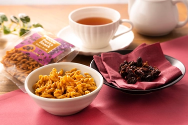 パスタスナック プレミアムシリーズ「ラムレーズン味」を 1月18日(火)より期間限定で発売！ バレンタインにぴったりな限定ハート型パスタスナックも好評販売中