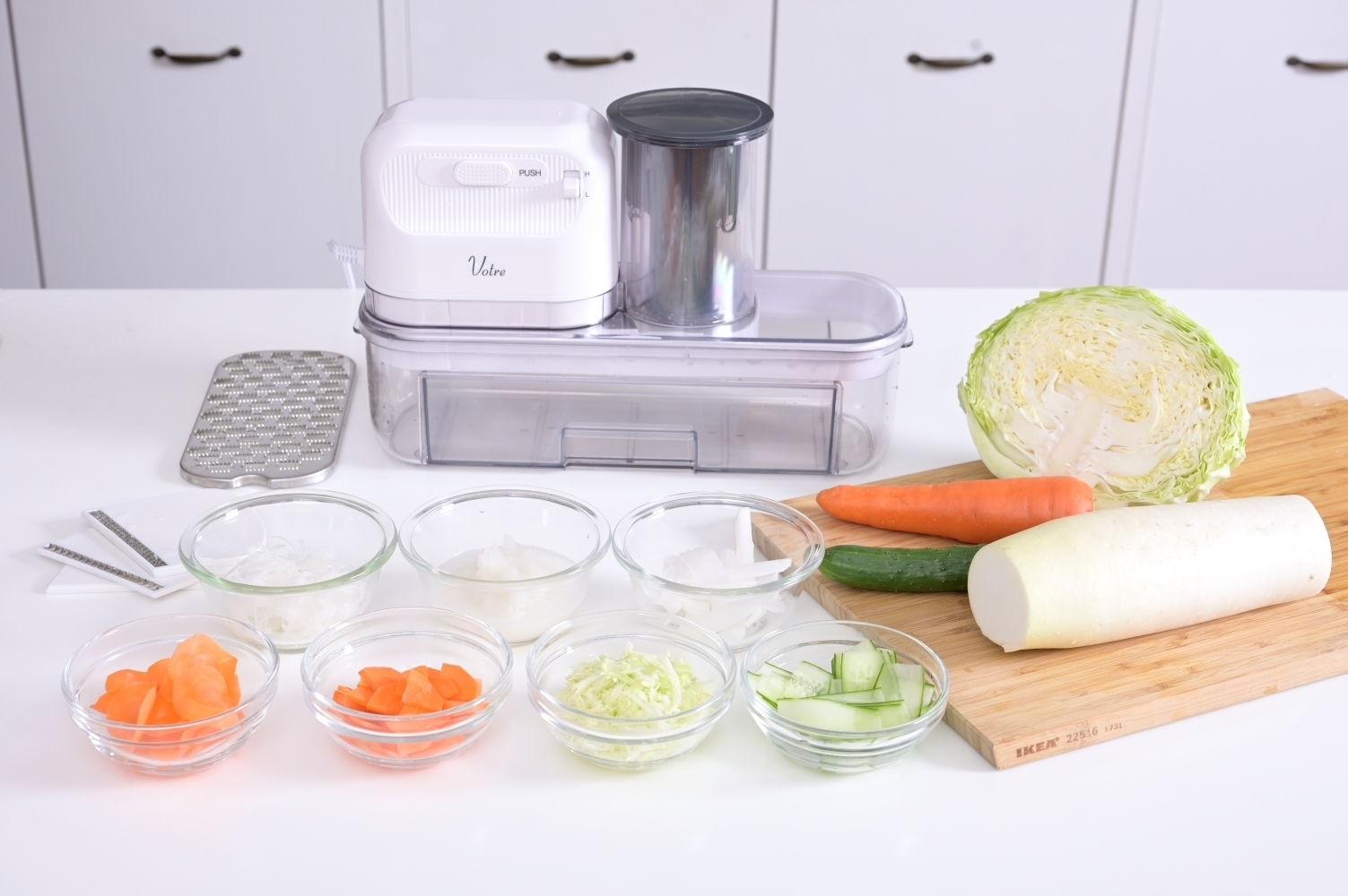 スライス2種・千切り2種・おろしの1台5役!