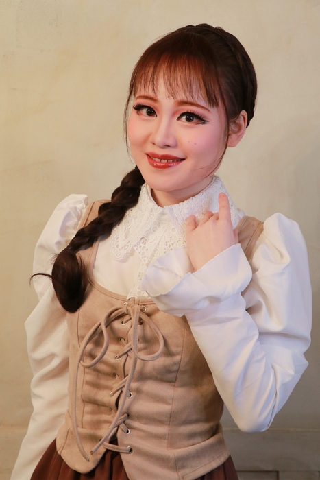 アマラ・フォリエ役 妃陽 彩愛(ひよう あやめ)