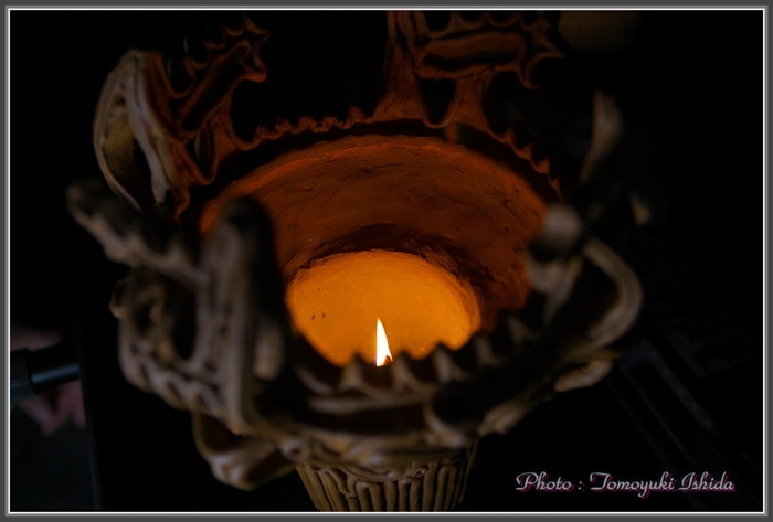 火焔型土器に火を灯す 4