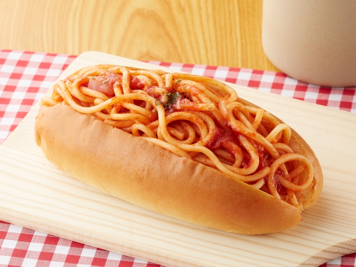 ナポリタンロール (惣菜パン)ナポリタン15%増量!(当社従来品比) イメージ画像