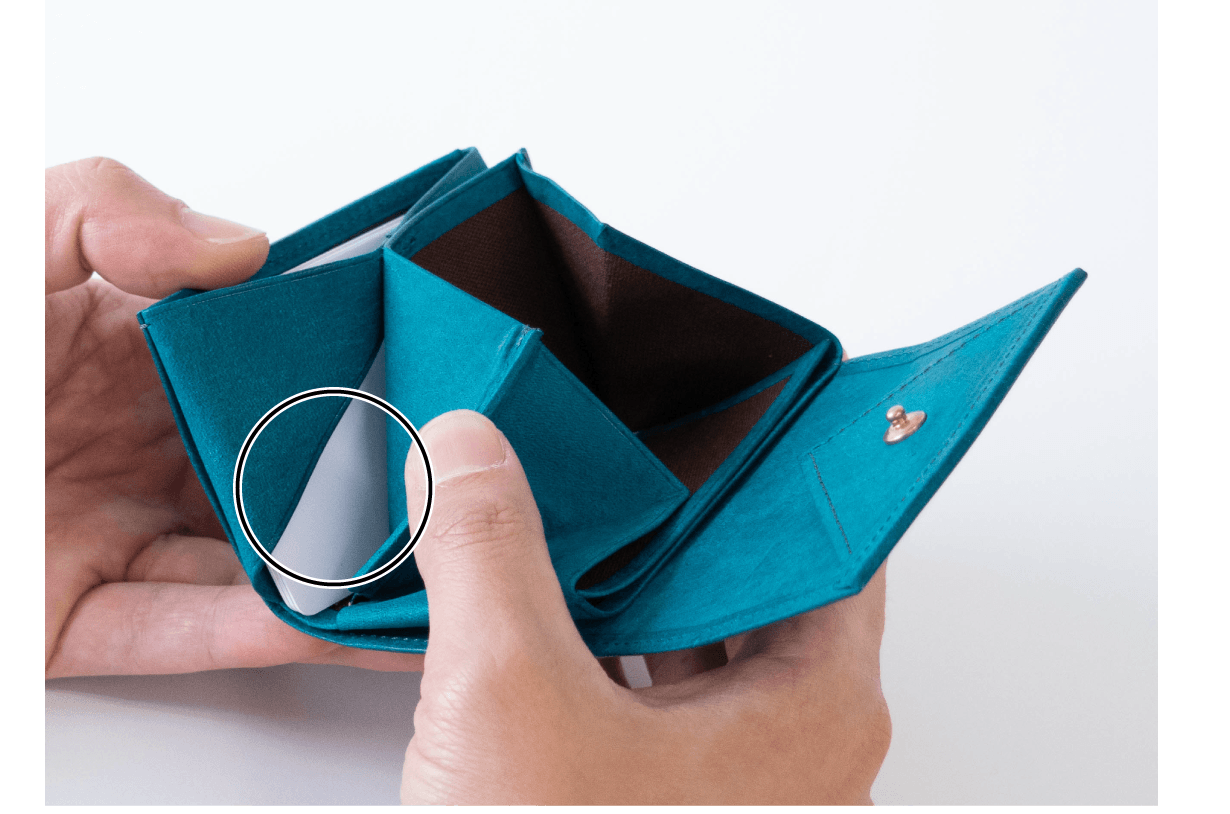 カード収納のエグリ