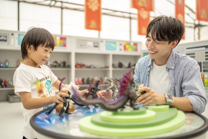 TM & © TOHO CO., LTD.