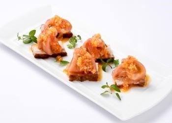 銀座アスター ハーブ三元豚のやわらか煮とトマトの四川風ソース 2,160円(税込)