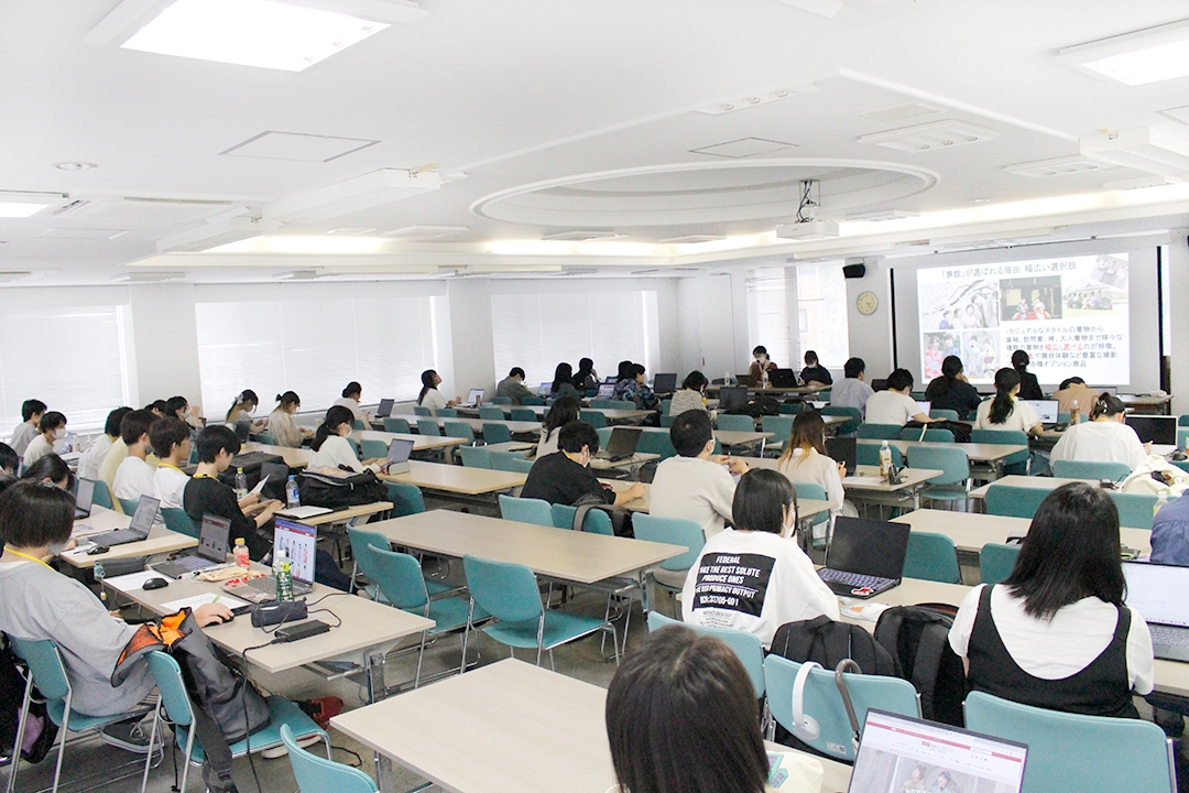 「夢館×京都芸術デザイン専門学校 産学連携プロジェクト」のオリエンテーションの様子