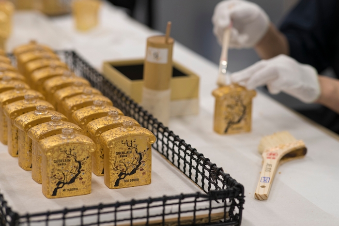 箔一の工房での製作風景3