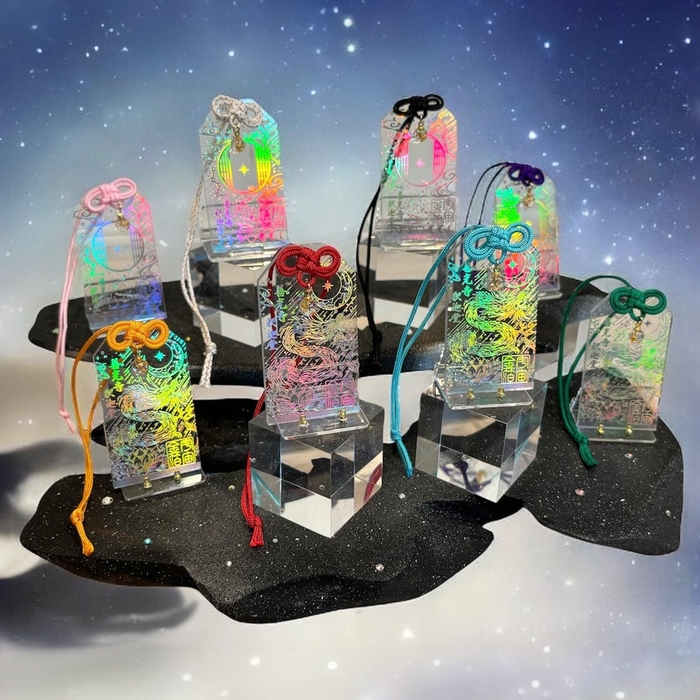 宇宙金箔御守(R)商品イメージ