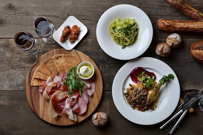 前菜、パスタ、メイン料理(こちらはイメージです)