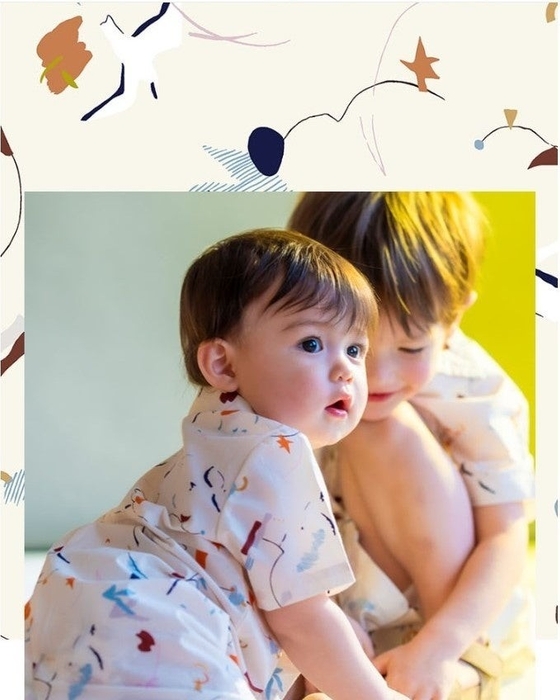 <そらの地図>雲の間から降り注ぐ光の中を、旅鳥たちが飛んでいく。何千キロという距離を、休むことなく飛んでいく。翼に力がはらないときは、希望の存在が力になる。瞳を閉じると思い出す、約束のあの大地。太陽の位置を目印に、一直線に進んでいこう。