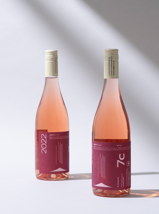 「7c|seven cedars winery」 淡いロゼのブラッシュワイン